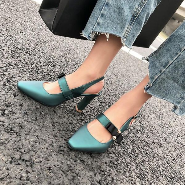vogue 2021 spring summer slingback shoes women thin high heels sandals lady office pointed toe bowtie 34-43, Black
vogue 2021 spring summer slingback shoes women thin high heels sandals lady office pointed toe bowtie 34-43, Black