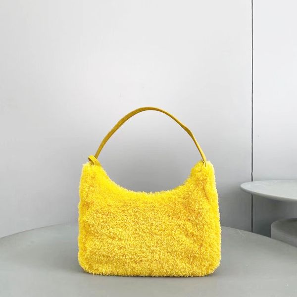soft lamb hair underarm handbag plush shoulder bags printing stamping chain mobile phone bag large small clutch with inner patch pocket purs
soft lamb hair underarm handbag plush shoulder bags printing stamping chain mobile phone bag large small clutch with inner patch pocket purs