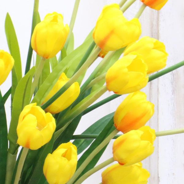 73cm long branch 5 head tulip flower real touch wedding artificial for home party decoration arrangement decorative flowers & wreaths
73cm long branch 5 head tulip flower real touch wedding artificial for home party decoration arrangement decorative flowers & wreaths