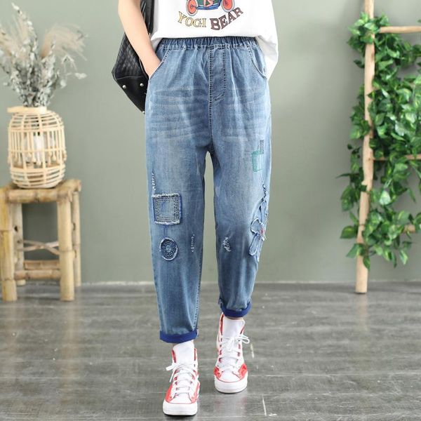 women's jeans plus size cute floral embroidery elastic waist blue denim pants 
women's jeans plus size cute floral embroidery elastic waist blue denim pants