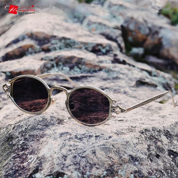 sunglasses gafas sol mujer street shoot man women retro steampunk glasses gothic oval metal frame carved, White;black
sunglasses gafas sol mujer street shoot man women retro steampunk glasses gothic oval metal frame carved, White;black