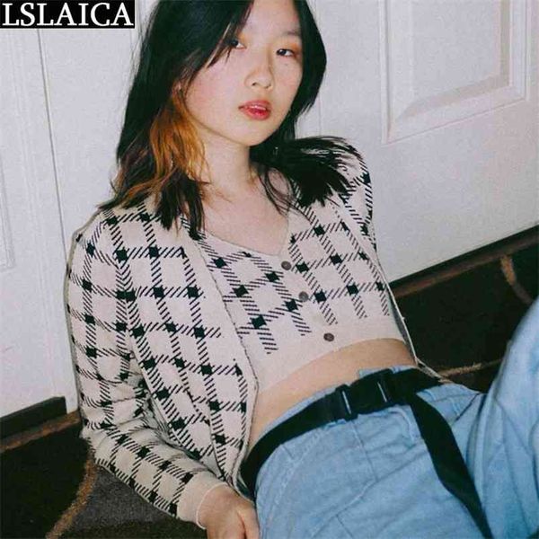 fashion women two piece set plaid tank&long sleeve blouses loose 2 button decorat casual elegant streetwear s 210515, White
fashion women two piece set plaid tank&long sleeve blouses loose 2 button decorat casual elegant streetwear s 210515, White