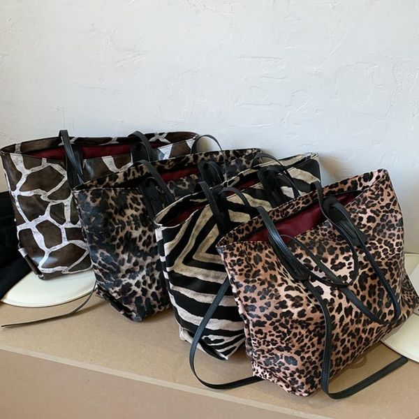 fashion retro leopard large tote bag pu leather women's designer handbag high capacity shoulder messenger bags
fashion retro leopard large tote bag pu leather women's designer handbag high capacity shoulder messenger bags