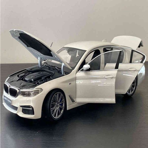 children's miniature alloy car, toy collection, handmade jewelry, bmw 5 series, 1:24
children's miniature alloy car, toy collection, handmade jewelry, bmw 5 series, 1:24