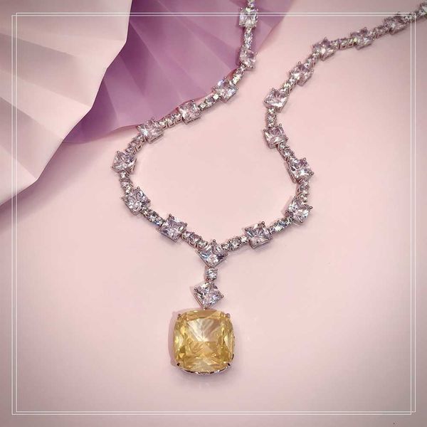 2022new fashion luxury trend web celebrity talent yellow women's necklace drop pendant shiny party ball queen temperament love, Silver
2022new fashion luxury trend web celebrity talent yellow women's necklace drop pendant shiny party ball queen temperament love, Silver