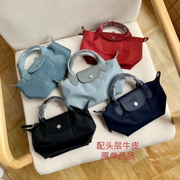 luxury handbags 2021 new neo thickened messenger bag mini dumpling bag one shoulder handbag
luxury handbags 2021 new neo thickened messenger bag mini dumpling bag one shoulder handbag