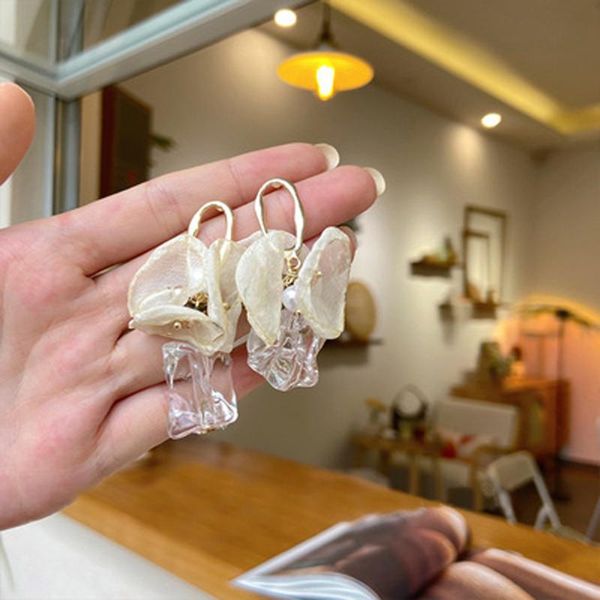 stud 2021 korea fashion pure thread light flower transparent acrylic block drop earrings for woman cool girl party jewelry, Golden;silver
stud 2021 korea fashion pure thread light flower transparent acrylic block drop earrings for woman cool girl party jewelry, Golden;silver