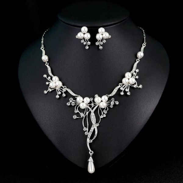 earrings & necklace 2021 1 set ear stud imitation pearl floral bride bridal jewelry trend, Silver
earrings & necklace 2021 1 set ear stud imitation pearl floral bride bridal jewelry trend, Silver