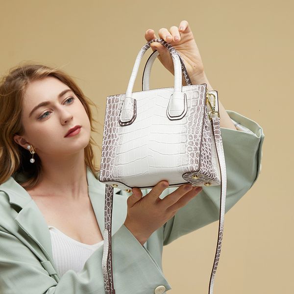 summer women's small bag 2021 advanced snake skin pattern portable shaped foreign style live broadcast princess diana
summer women's small bag 2021 advanced snake skin pattern portable shaped foreign style live broadcast princess diana