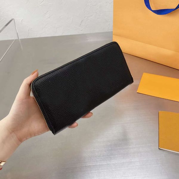 trendy fashion wallet retro hand hold single zipper gradient color change paper currency card limited edition collection, Red;black
trendy fashion wallet retro hand hold single zipper gradient color change paper currency card limited edition collection, Red;black