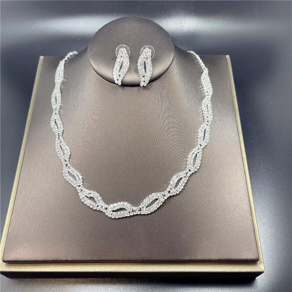 earrings & necklace water drop rhinestone fashion crystal silver color earring for woman elegant bridal wedding jewelry set
earrings & necklace water drop rhinestone fashion crystal silver color earring for woman elegant bridal wedding jewelry set