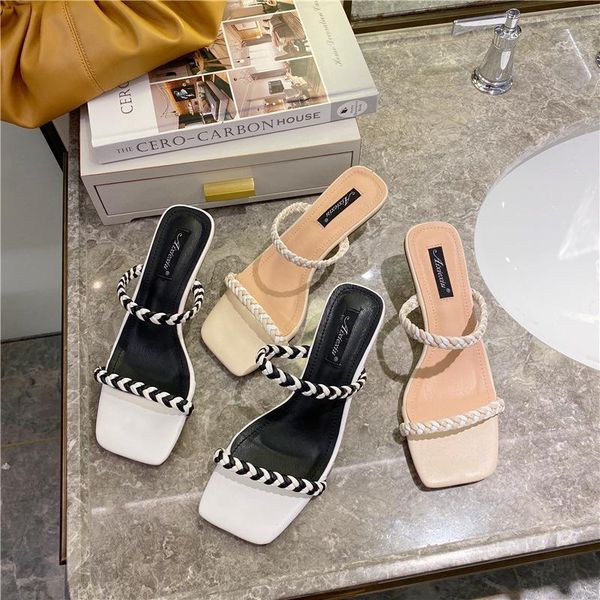shoes fretwork heels med rubber flip flops slippers casual multicolored sandals slides slipers women hawaiian luxury 2021, Black
shoes fretwork heels med rubber flip flops slippers casual multicolored sandals slides slipers women hawaiian luxury 2021, Black