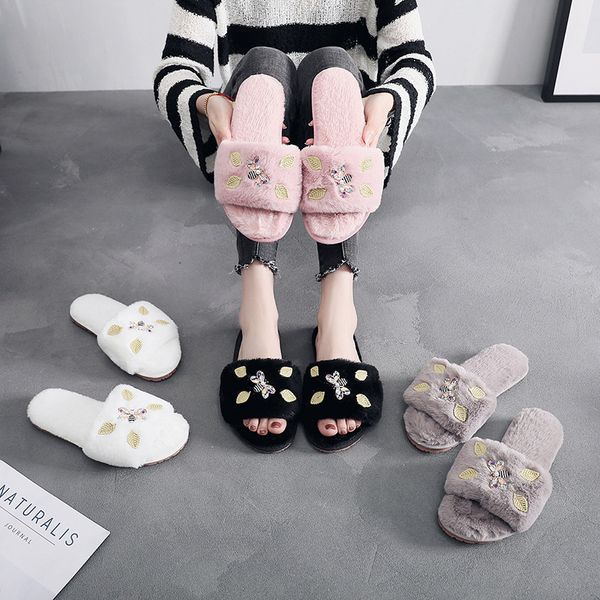 2020 creative crystal bee women house slippers women winter warm shoes woman slip on flats slides female faux fur slippers, Black
2020 creative crystal bee women house slippers women winter warm shoes woman slip on flats slides female faux fur slippers, Black