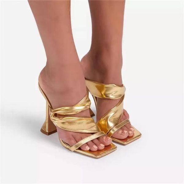 slippers golden 2021 summer strange high heels half sandals rose red party opentoe flip flops shoes lady big size 43, Black
slippers golden 2021 summer strange high heels half sandals rose red party opentoe flip flops shoes lady big size 43, Black