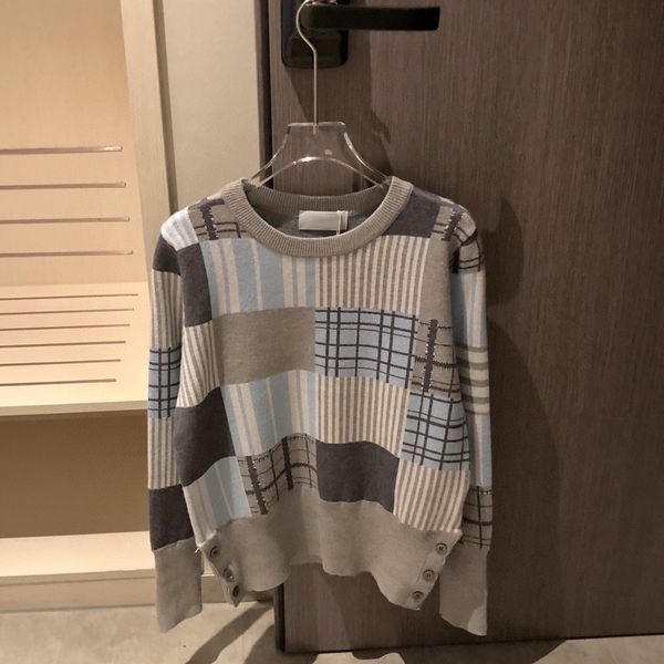70% off 21ss autumn and winter new tb british college style irregular lattice contrast color leisure aging round neck knitted sweater women, Black;gray
70% off 21ss autumn and winter new tb british college style irregular lattice contrast color leisure aging round neck knitted sweater women, Black;gray
