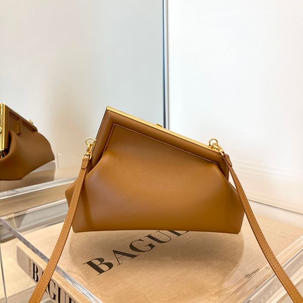 women luxurys designer bag 2021 first series metal wrapped dinner bag handbag single shoulder messenger bag zlh 3 size
women luxurys designer bag 2021 first series metal wrapped dinner bag handbag single shoulder messenger bag zlh 3 size