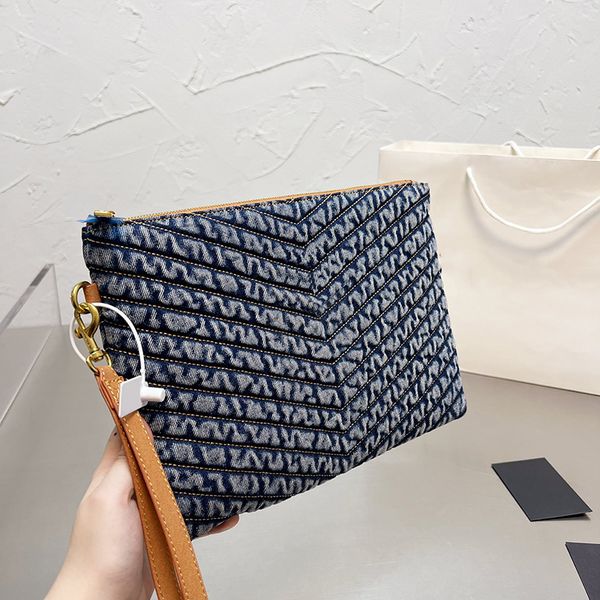 clutch bags designer purse handbags luxury bag wallet handbag high-quality genuine leather fashion brand with the original box size 30x21cm
clutch bags designer purse handbags luxury bag wallet handbag high-quality genuine leather fashion brand with the original box size 30x21cm
