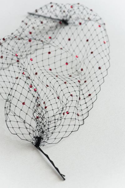 bridal veils black birdcage veil with red rhinestones blusher length wedding caystal accessory
bridal veils black birdcage veil with red rhinestones blusher length wedding caystal accessory