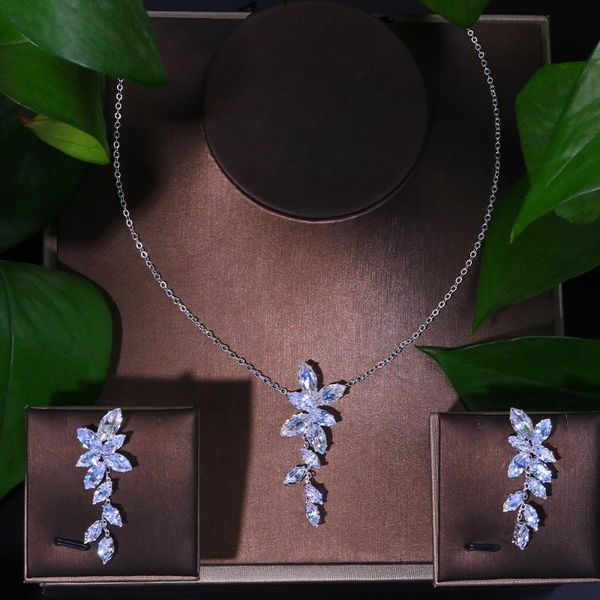 earrings & necklace simple stainless steel chain cubic zirconia and set luxury cz crystal flower jewelry bridal wedding, Silver
earrings & necklace simple stainless steel chain cubic zirconia and set luxury cz crystal flower jewelry bridal wedding, Silver