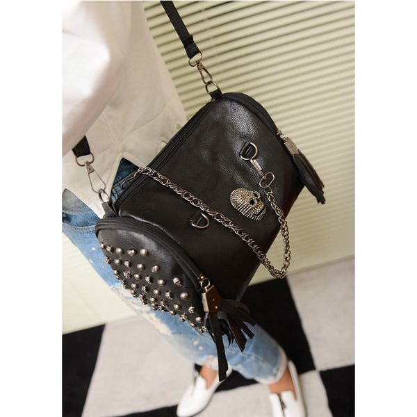 diinovivo skull chain handbags tassel designer rivet women vintage shoulder large capacity punk bag female whdv1599 210226
diinovivo skull chain handbags tassel designer rivet women vintage shoulder large capacity punk bag female whdv1599 210226