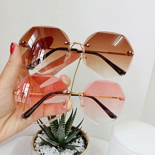 sunglasses women's rimless fashion oversized men brand designer goggle sun glasses female style oculos de sol uv400, White;black
sunglasses women's rimless fashion oversized men brand designer goggle sun glasses female style oculos de sol uv400, White;black