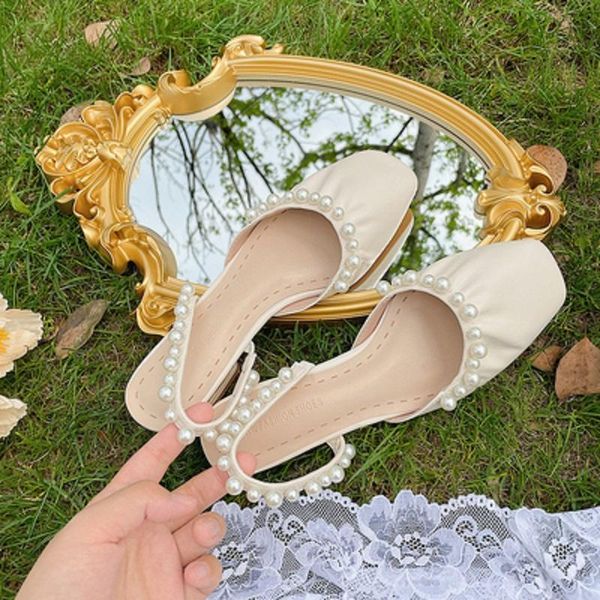 ladies slippers summer korean version of elegant wild square head pearl folds retro baotou fashion., Black
ladies slippers summer korean version of elegant wild square head pearl folds retro baotou fashion., Black