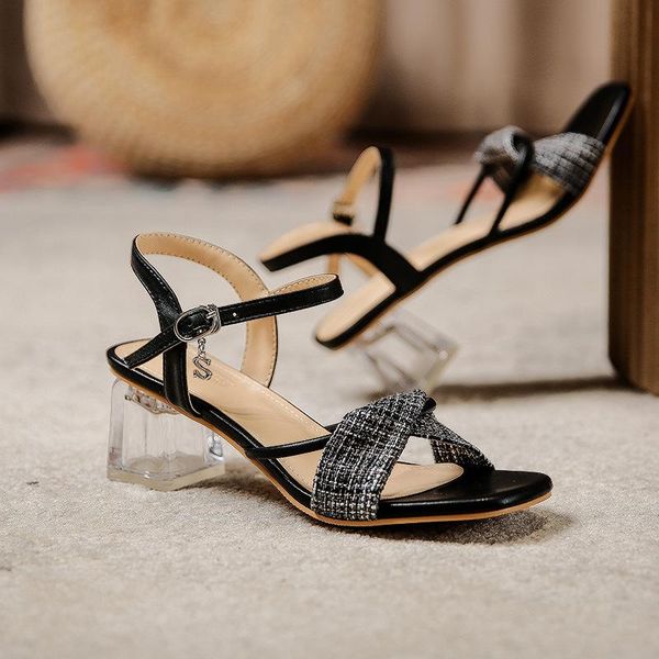 sandals summer 2021 crystal bottoms with square head a outside the woman, Black
sandals summer 2021 crystal bottoms with square head a outside the woman, Black