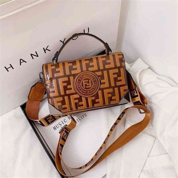 60% clearance sale women's bag small square women's fashion texture single shoulder s broadband messenger
60% clearance sale women's bag small square women's fashion texture single shoulder s broadband messenger