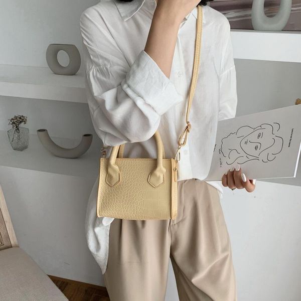 summer women bag 2021 fashion handbag simple temperament single shoulder messenger bags hand evening
summer women bag 2021 fashion handbag simple temperament single shoulder messenger bags hand evening