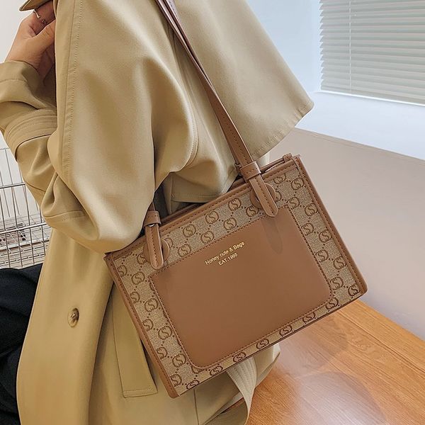 outlet online 70% off sale large capacity versatile women's bag 2021 new one shoulder portable tote mobile phone
outlet online 70% off sale large capacity versatile women's bag 2021 new one shoulder portable tote mobile phone