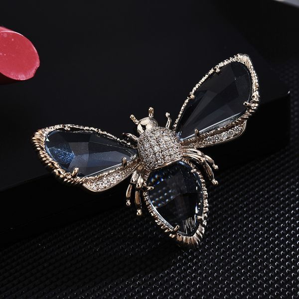 classic crosin ch zircon austrian crystal women's high-grade suit brooch simple scarf buckle coat accessories small bee brooch
classic crosin ch zircon austrian crystal women's high-grade suit brooch simple scarf buckle coat accessories small bee brooch