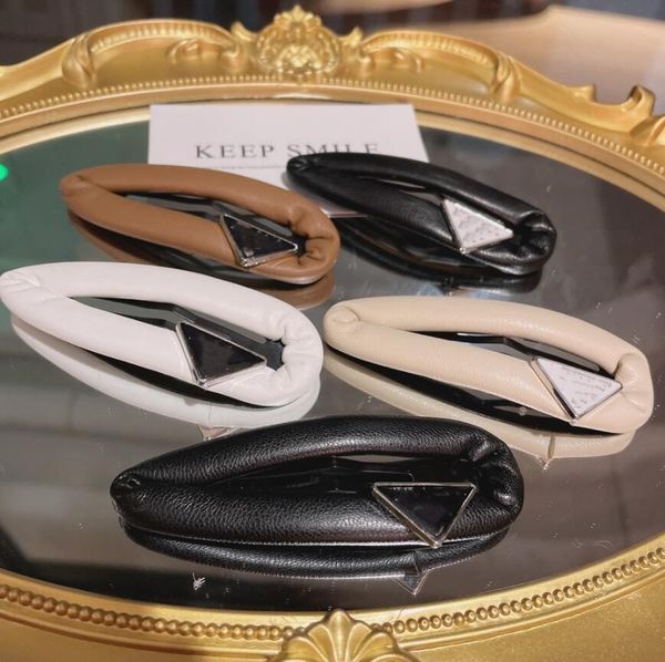 korean triangle letter hair clips & barrettes sponge leather fashion all-match headdress female fast delivery, Golden;silver
korean triangle letter hair clips & barrettes sponge leather fashion all-match headdress female fast delivery, Golden;silver