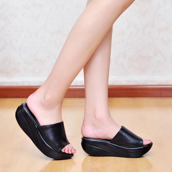 slippers summer leather female slippers, pine cake, thick bottom rocking sandals, non-slip soft bottom, wearing a large word drag., Black
slippers summer leather female slippers, pine cake, thick bottom rocking sandals, non-slip soft bottom, wearing a large word drag., Black