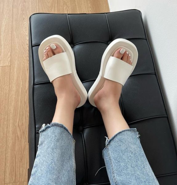 slippers casual summer women's shoes on a wedge platform slides low pantofle luxury soft flat 2021 fashion rome hoof heels basic, Black
slippers casual summer women's shoes on a wedge platform slides low pantofle luxury soft flat 2021 fashion rome hoof heels basic, Black