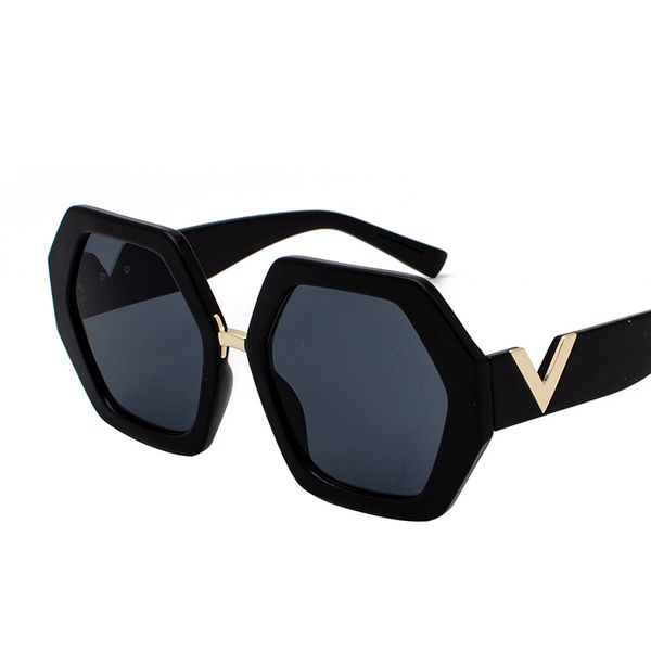 fashion women oversize sunglasses gradient plastic female sun glasses uv400 lentes de sol mujer, White;black
fashion women oversize sunglasses gradient plastic female sun glasses uv400 lentes de sol mujer, White;black