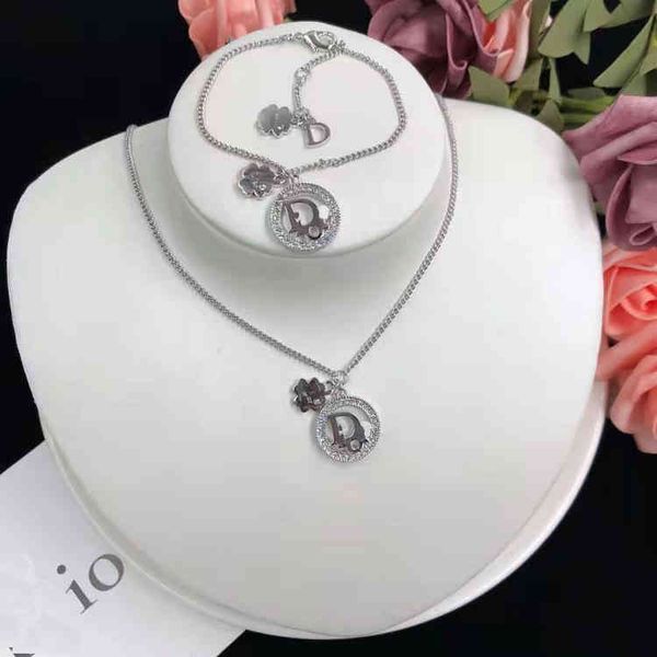 70% off 2021 minority hollow out high-grade round rhinestone necklace letter simple clavicle chain, Silver
70% off 2021 minority hollow out high-grade round rhinestone necklace letter simple clavicle chain, Silver