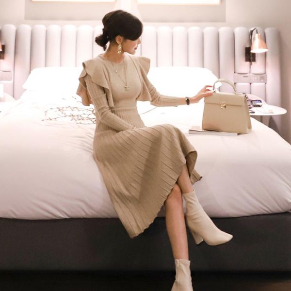 ruffled sleeves slim dress women solid knee-length knit sweater elegant ladies party casual dresses, Black;gray
ruffled sleeves slim dress women solid knee-length knit sweater elegant ladies party casual dresses, Black;gray