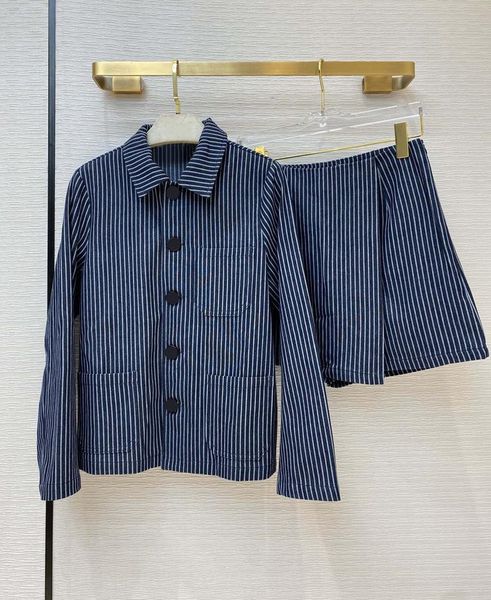 women's tracksuits women two pieces set 2021 early autumn fashion british striped denim jacket and a-line hakama suit high qual, Gray
women's tracksuits women two pieces set 2021 early autumn fashion british striped denim jacket and a-line hakama suit high qual, Gray