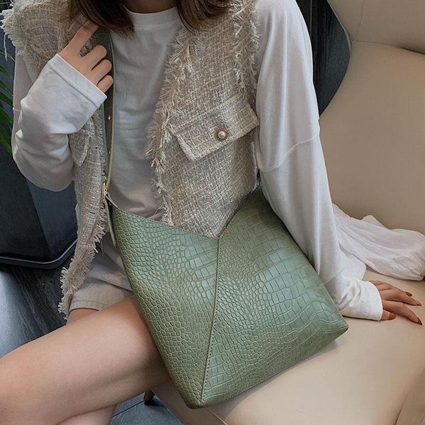 evening bags high capacity crocodile pattern pu leather shoulder for women 2021 composite crossbody messenger bag lady handbags
evening bags high capacity crocodile pattern pu leather shoulder for women 2021 composite crossbody messenger bag lady handbags