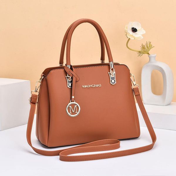 evening bags designer handbags women's bag fashionable atmosphere lady's handbag m metal decoration large capacity shoulder messen
evening bags designer handbags women's bag fashionable atmosphere lady's handbag m metal decoration large capacity shoulder messen