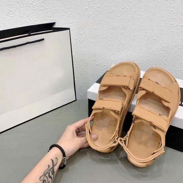 women 2021 fashion new Luxury slides Crystal Calf leather quilted Platform sandals shoes Designer sapatos Flat sandalias size 36-40 #598 {category} 5K5Q SJ0A, Box
women 2021 fashion new Luxury slides Crystal Calf leather quilted Platform sandals shoes Designer sapatos Flat sandalias size 36-40 #598 {category} 5K5Q SJ0A, Box