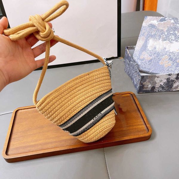 d vegetable basket straw bag female summer bucket weaving small single shoulder slant span light factory outletzly
d vegetable basket straw bag female summer bucket weaving small single shoulder slant span light factory outletzly