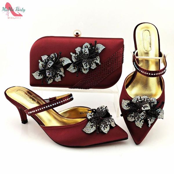 dress shoes 2021 special design pointed toe pumps matching hand bag in wine color appliques african for wedding, Black
dress shoes 2021 special design pointed toe pumps matching hand bag in wine color appliques african for wedding, Black