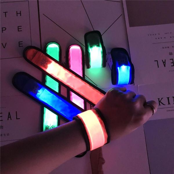 pc nylon armbands night reflective wristband led bracelet fashion glow wrist band cuff bangle random color party decoration
pc nylon armbands night reflective wristband led bracelet fashion glow wrist band cuff bangle random color party decoration