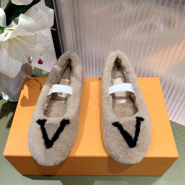 women's shoes fashion designer winter shallow mouth luxury flat casual lazy hairy slippers size 35-39, Red;white
women's shoes fashion designer winter shallow mouth luxury flat casual lazy hairy slippers size 35-39, Red;white