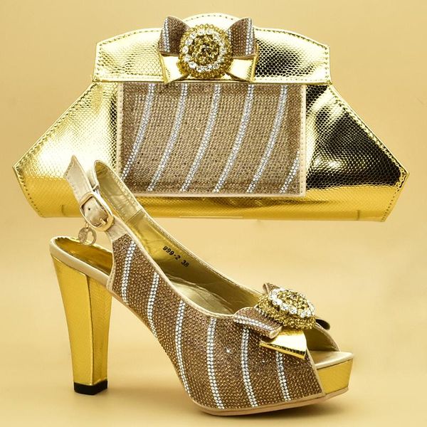 dress shoes fashion ladies italian and bag set decorated with rhinestone nigerian women wedding party pumps, Black
dress shoes fashion ladies italian and bag set decorated with rhinestone nigerian women wedding party pumps, Black
