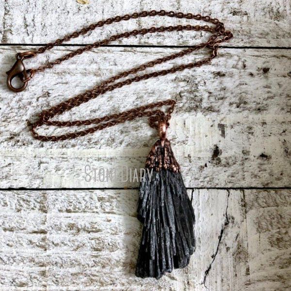 pendant necklaces nm39947 raw crystal necklace black kyanite witchy natural rough stone jewelry gothic, Silver
pendant necklaces nm39947 raw crystal necklace black kyanite witchy natural rough stone jewelry gothic, Silver