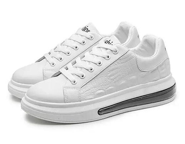 designer mens running shoes fashion summer white black mesh are hollow and breathable trainers sports sneakers 2021
designer mens running shoes fashion summer white black mesh are hollow and breathable trainers sports sneakers 2021