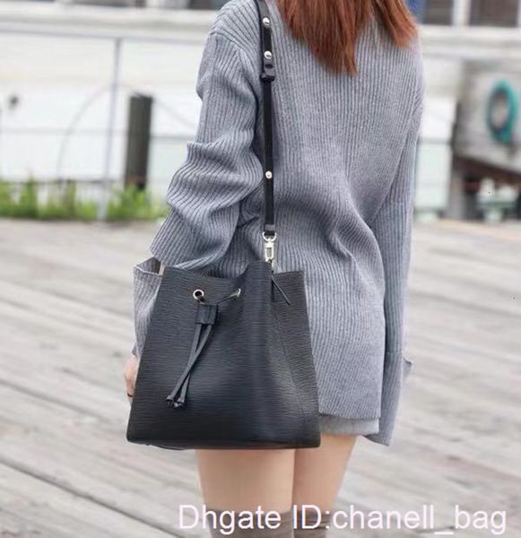 orignal real leather fashion women shoulder bag tote designer handbags presbyopic shopping bag purse luxury messen
orignal real leather fashion women shoulder bag tote designer handbags presbyopic shopping bag purse luxury messen