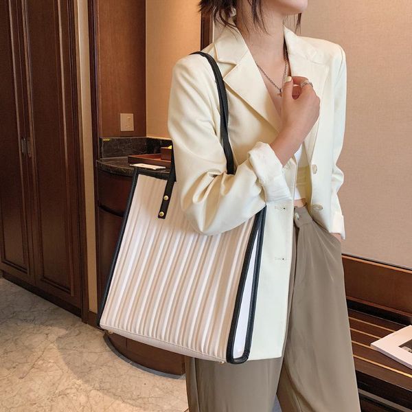 evening bags underarm women's 2021 fall stripe ladies shoulder trendy korean fashion tote handbags all-match
evening bags underarm women's 2021 fall stripe ladies shoulder trendy korean fashion tote handbags all-match